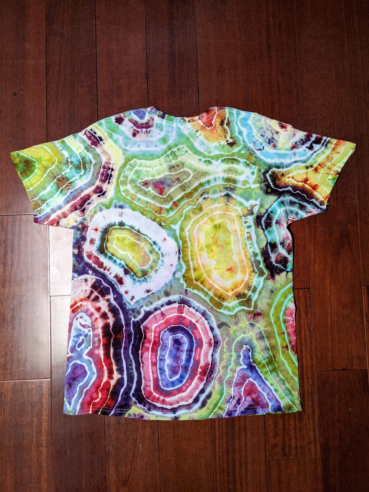 Large Short Sleeve EYE and Geode combo!