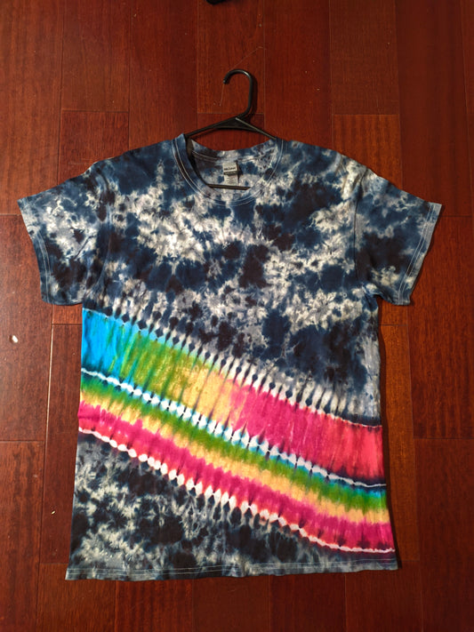 Size large short sleeve Gradient stripe!