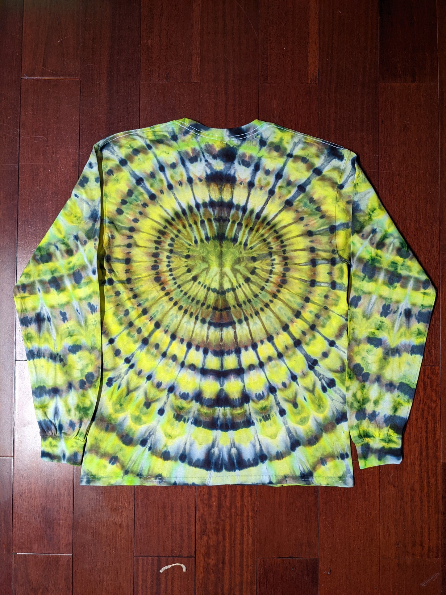 Lemon Lime Long Sleeve Ice dye in Large!